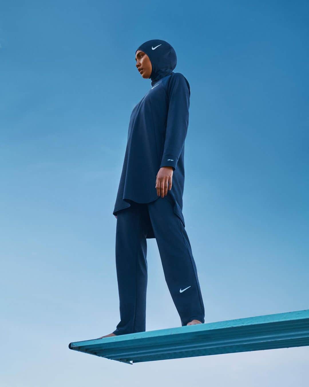 HYPEBEASTさんのインスタグラム写真 - (HYPEBEASTInstagram)「@hypebae: After officially introducing the Nike Pro Hijab in late 2017, @nikeswim has just unveiled its Victory Swim Collection comprised of the Victory Swim Full-Coverage Swimsuit, Swim Hijab, Tunic Top and Swim Legging for women. Available in black or blue colorways, the pieces feature mesh pockets, built-in sports bras, and UPF 40+ for protection against the sun. Learn more by visiting the link in bio and anticipate the collection to arrive by February 2020.⁠⠀ Photo: Nike」12月12日 2時04分 - hypebeast