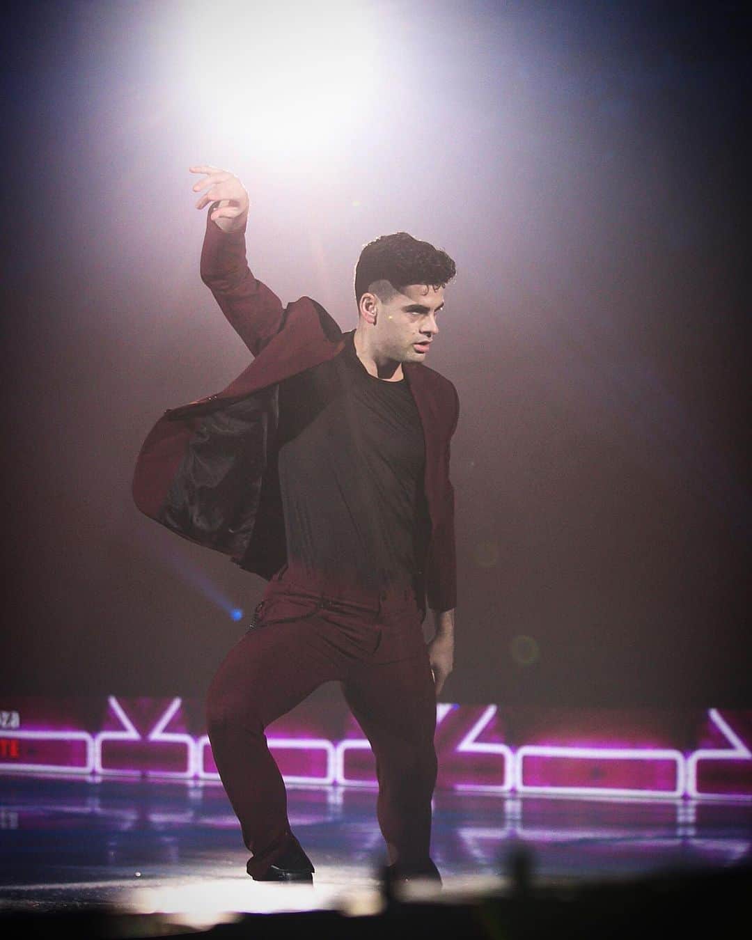 ハビエル・ラジャのインスタグラム：「Ready for Bilbao this Saturday! ⛸ 🕺 🇪🇸 . . . @revolutiononice 📸 @hortensiodiasclaros」