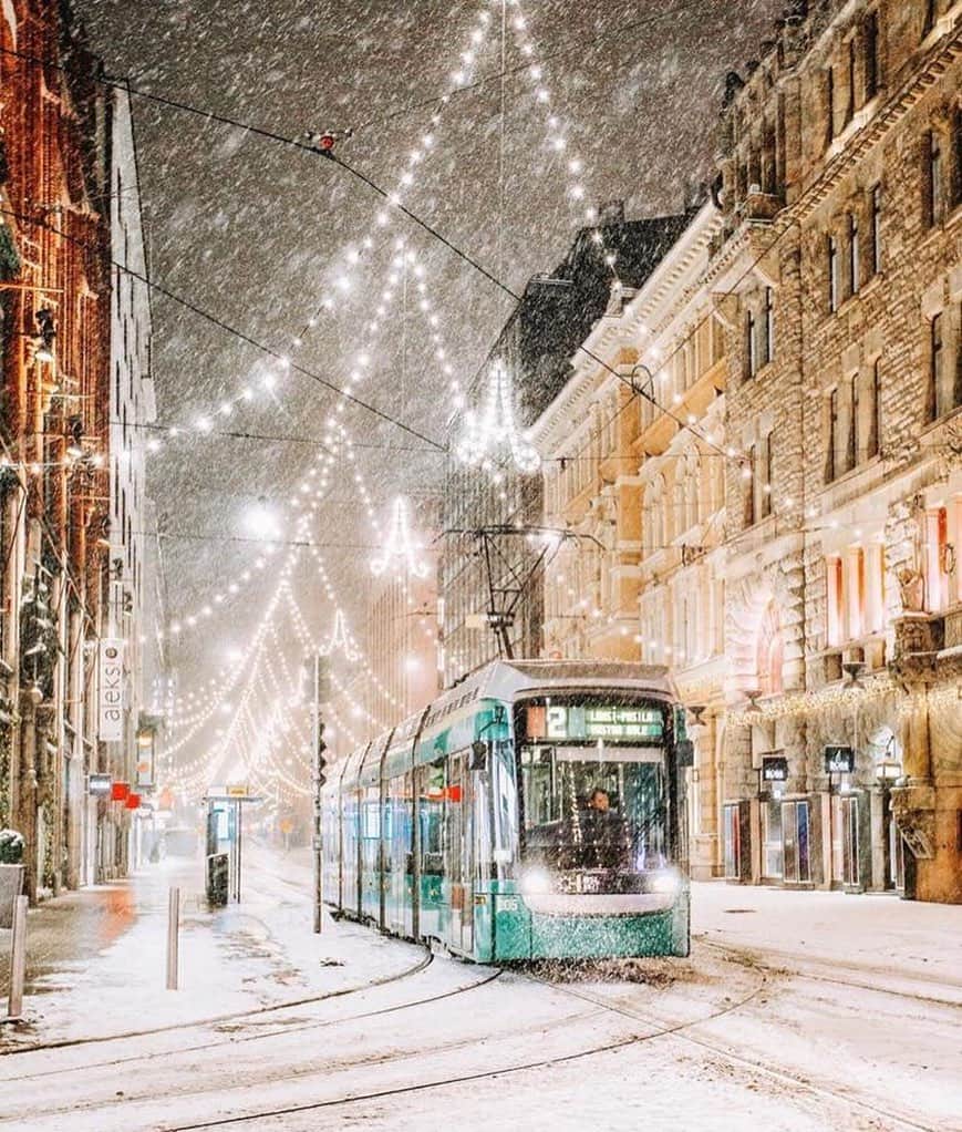 Wonderful Placesさんのインスタグラム写真 - (Wonderful PlacesInstagram)「Snowy night in Helsinki - Finland✨❄️❄️❤️❤️✨ . Picture by ✨✨@kivelajulia✨✨ #wonderful_places for a feature ❤️」12月12日 2時17分 - wonderful_places