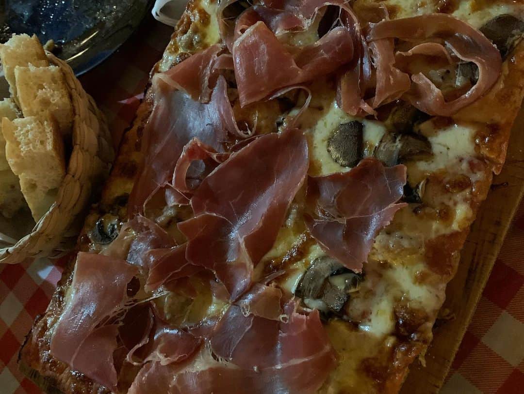 濱矢廣大さんのインスタグラム写真 - (濱矢廣大Instagram)「. マサトランにあるイタリアン🍕 イタリアンシェフが作っているので本場の味を味わえます☺️ 最高に美味しくて毎週食べに行ってます👍 .  con Eddj, a Pizza Da Venzi Pizza en el centro de Mazatlan. comida italiana! muy bien!」12月12日 2時57分 - kodaihamaya_official