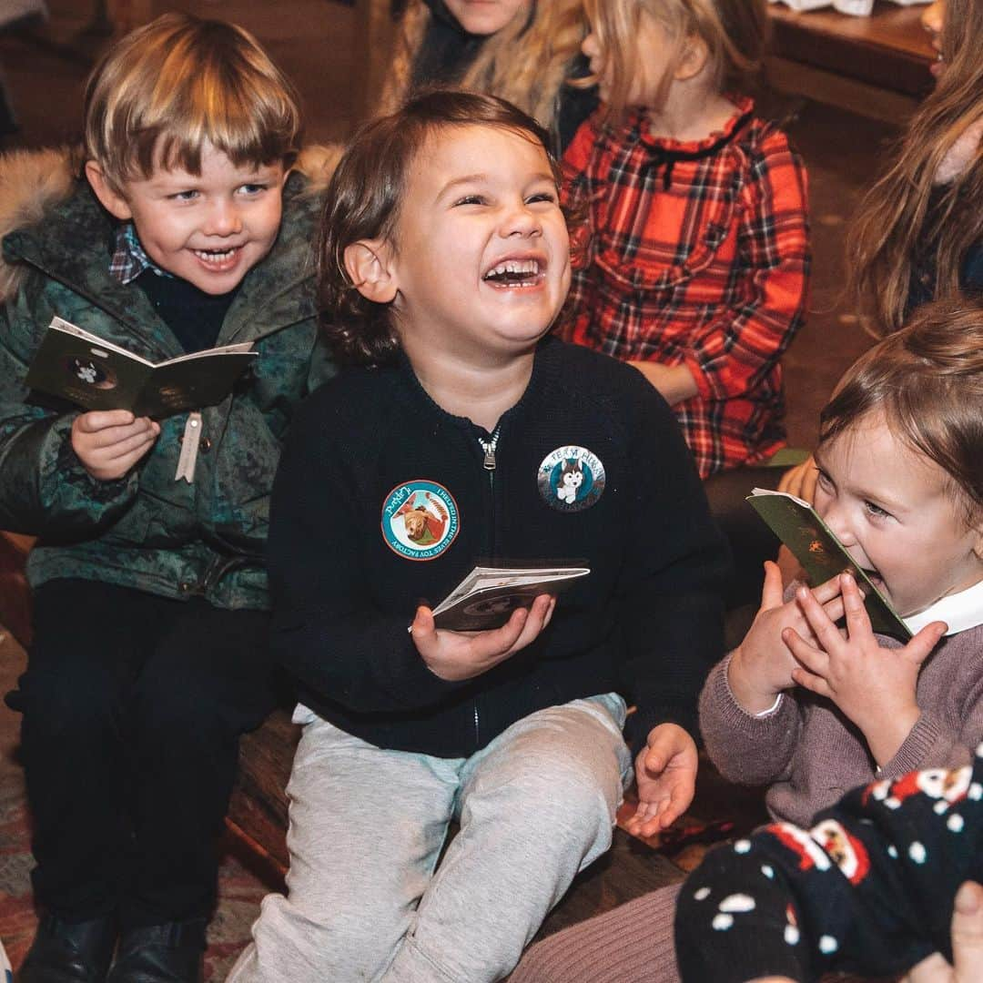 サム・フェアーズさんのインスタグラム写真 - (サム・フェアーズInstagram)「A family Christmas tradition of ours. @laplanduk 🎄🎅🏼❄️ we had the most magical day. After working & filming lots recently it finally feels like Christmas now 😍🥰☺️ thanks @chelseawhitephotog for the pics 😉」12月12日 3時19分 - samanthafaiers