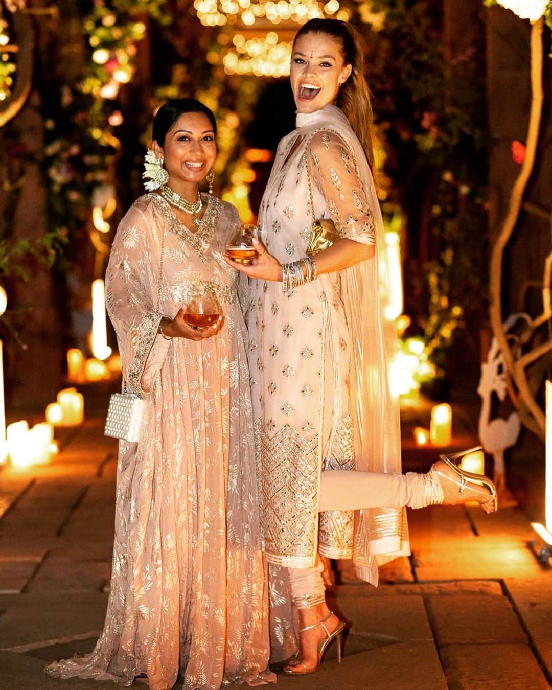ニーナ・アグダルさんのインスタグラム写真 - (ニーナ・アグダルInstagram)「Night 1️⃣ Magical @royalsalute #royalsalute21 🧡 @styledbymohar Beautifully dressed by @terra_inde」12月12日 3時55分 - ninaagdal