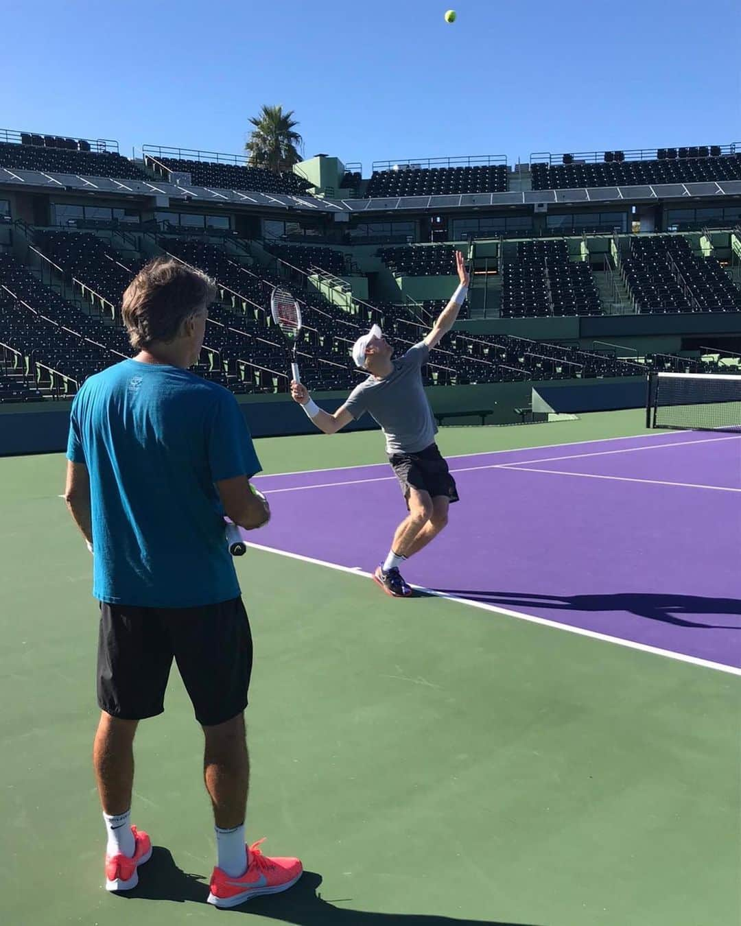 カイル・エドマンドさんのインスタグラム写真 - (カイル・エドマンドInstagram)「Pre-season training already well underway.  Let me know what your favourite tournament was this year #preseason #tennistraining #wilson」12月12日 4時41分 - kyle.edmund