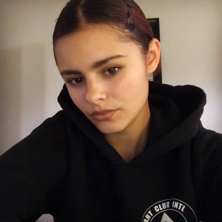 のインスタグラム：「Is anything supposed to last forever?」