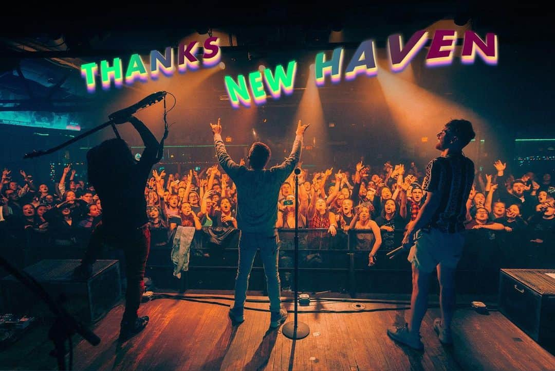 Headspaceのインスタグラム：「NEW HAVEN POPPED OFF!! Your energy was contagious! We came for the show..but stayed for the pizza 🍕😍 Thanks Connecticut!!」