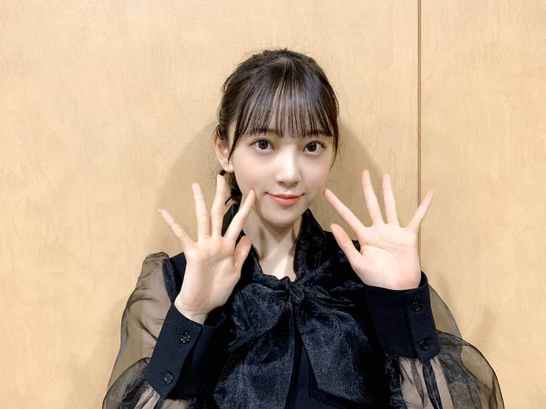 堀未央奈のインスタグラム：「From Twitter 乃木坂46 @nogizaka46 🐦 2019年12月11日 22:41 このあと23:45頃〜文化放送「レコメン！(#reco1134)」に堀未央奈が出演します！  今日は髪も黒、服も黒のまっくろくろすけです✨ そしてこの後は2期生のみんなの所へ向かいます🥰  皆さま、ぜひお聞きください！！ https://twitter.com/nogizaka46/status/1204773105190621185 #オテンキのり #文化放送 #レコメン #堀未央奈 #みおな #HoriMiona #乃木坂46 #Nogizaka46 #2期生 #岐阜県 #東京」