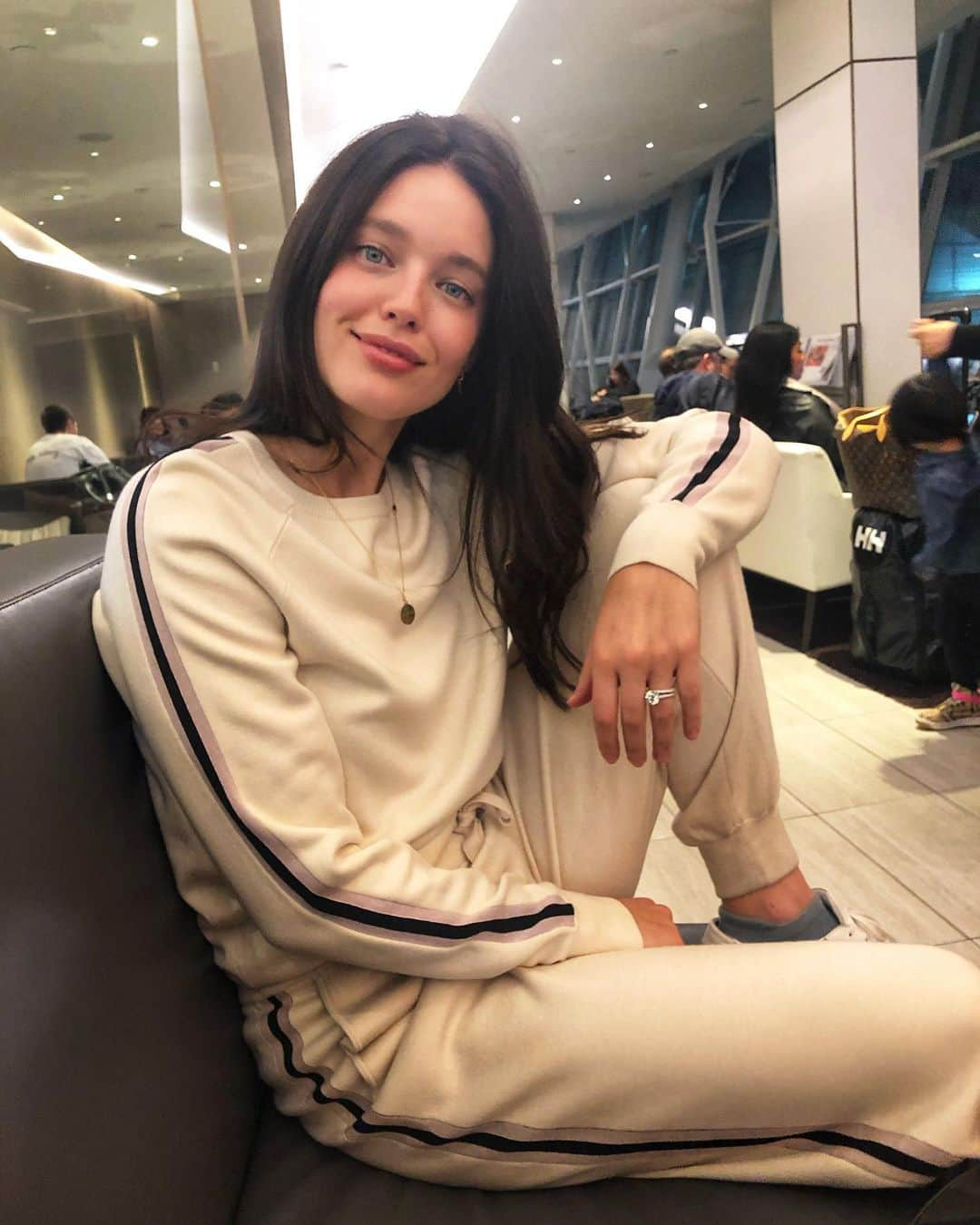 エミリー・DiDonatoさんのインスタグラム写真 - (エミリー・DiDonatoInstagram)「Abu Dhabi for Formula 1 VLOG is live! Link in BIO! ❤️」12月12日 6時23分 - emilydidonato