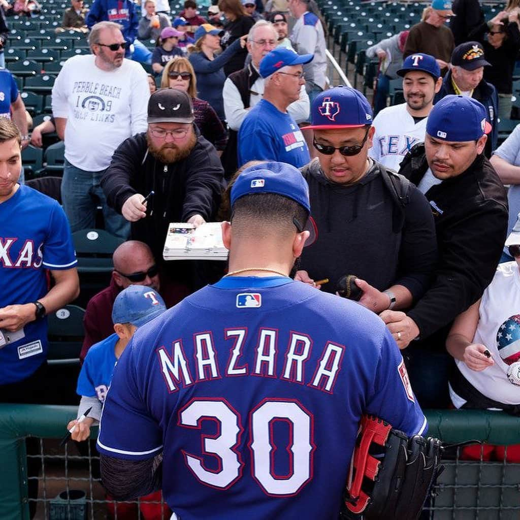 ノマー・マザラさんのインスタグラム写真 - (ノマー・マザラInstagram)「Well Well Well! Today has been on crazy day. 😅  I want to thank the Texas Rangers and the amazing fan base for one amazing run. From the age of 13 this is all I have known and something I’m truly appreciative of. I will miss everyone who’s played a role in my career to this date especially my teammates. You guys are family!❤️ Texas, you  changed my life, you allowed me to live out my dream and I’m forever grateful. 🙏🏼 Chicago I’m ready for the South Side!!! Time to bring it back to the right side!👀🦾🔥😜」12月12日 7時20分 - nomazara26