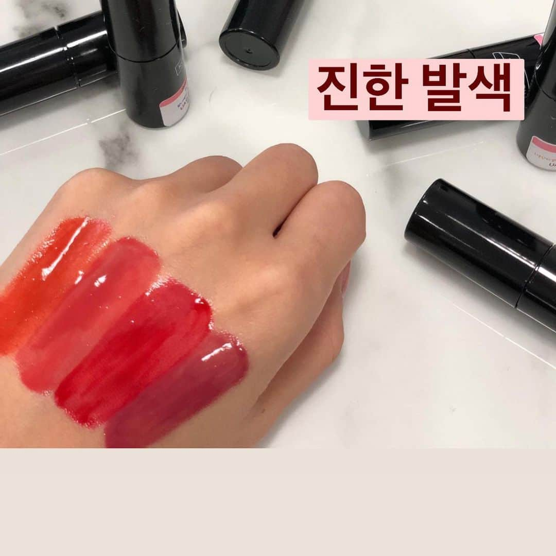 ユ・ヘジュさんのインスタグラム写真 - (ユ・ヘジュInstagram)「콜라보 립 제품은 이렇게 나올거에요:) 너무 영롱하쥬?💄✨」12月12日 19時07分 - r_yuhyeju