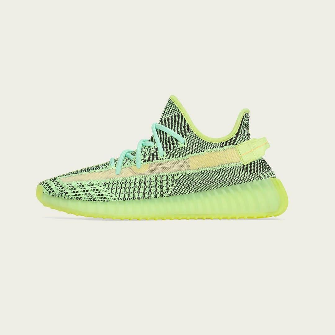 UNITED ARROWS & SONSさんのインスタグラム写真 - (UNITED ARROWS & SONSInstagram)「【 Info 】﻿ < adidas YEEZY 350 V2 "YEEZREEL" >﻿ 12/14(土)に発売致します。﻿ ﻿ 販売方法は下記をご覧ください。﻿ ◆‪12/14(土) am9:20～am9‬:30の間にユナイテッド アローズ原宿本店へお集まりいただいたお客様を対象に、﻿ ①ユナイテッドアローズグループの﻿ 「ご本人様ご登録済みのハウスカードのご提示」または「ご本人様ご登録済みのハウスカードアプリのご提示」﻿ ② ①と併せて、ご本人様確認書類（免許証・パスポート・学生証・保険証・住基カード・マイナンバーカード いずれか）をご提示の上、ご案内順を決める抽選を実施致します。﻿ ※在留カードは受付不可となります。﻿ ※抽選当日のハウスカード作成及び入会は不可となります。﻿ ◆抽選完了次第、番号順に再度整列いただき、順次ご案内を開始致します。﻿ 再整列時ご不在の場合は最後尾でのご案内となります。﻿ ◆ご案内前またはお会計時に再度ご本人確認を実施させていただく場合がございます。﻿ ご本人様確認の際に、﻿ ①ハウスカードのご登録情報﻿ ②ご本人確認書類の情報﻿ が異なる場合はご案内・ご購入をお断りさせていただきます。﻿ ◆お1人様につき1点ずつご購入いただけます。﻿ ◆数に限りがあるため、抽選にご参加頂いてもご購入頂けない可能性が御座います。﻿ ◆お会計はお1人につき1回のみ、複数名おまとめでのお会計はお断り致します。﻿ ◆ご本人様以外のクレジットカード及びパスポート、ハウスカードの利用は、お断り致します。﻿ ◆店内外での金銭受け渡しは他のお客様へのご迷惑となりますため、ご遠慮願います。 ﻿ ﻿ ◆ユナイテッドアローズ&サンズ オンラインストアにて、同日12/14(土)11:00より発売致します。﻿ ﻿ ※店頭展開サイズ﻿ 25.5、26、26.5、27、27.5、28、28.5、29㎝﻿ ﻿ ※オンラインストア展開サイズ﻿ 25.5、26、26.5、27、27.5、28、28.5、29、29.5、30㎝﻿ ﻿ #unitedarrowsandsons﻿ #unitedarrows #harajuku﻿ #adidas #yeezy350v2」12月12日 17時51分 - unitedarrowsandsons