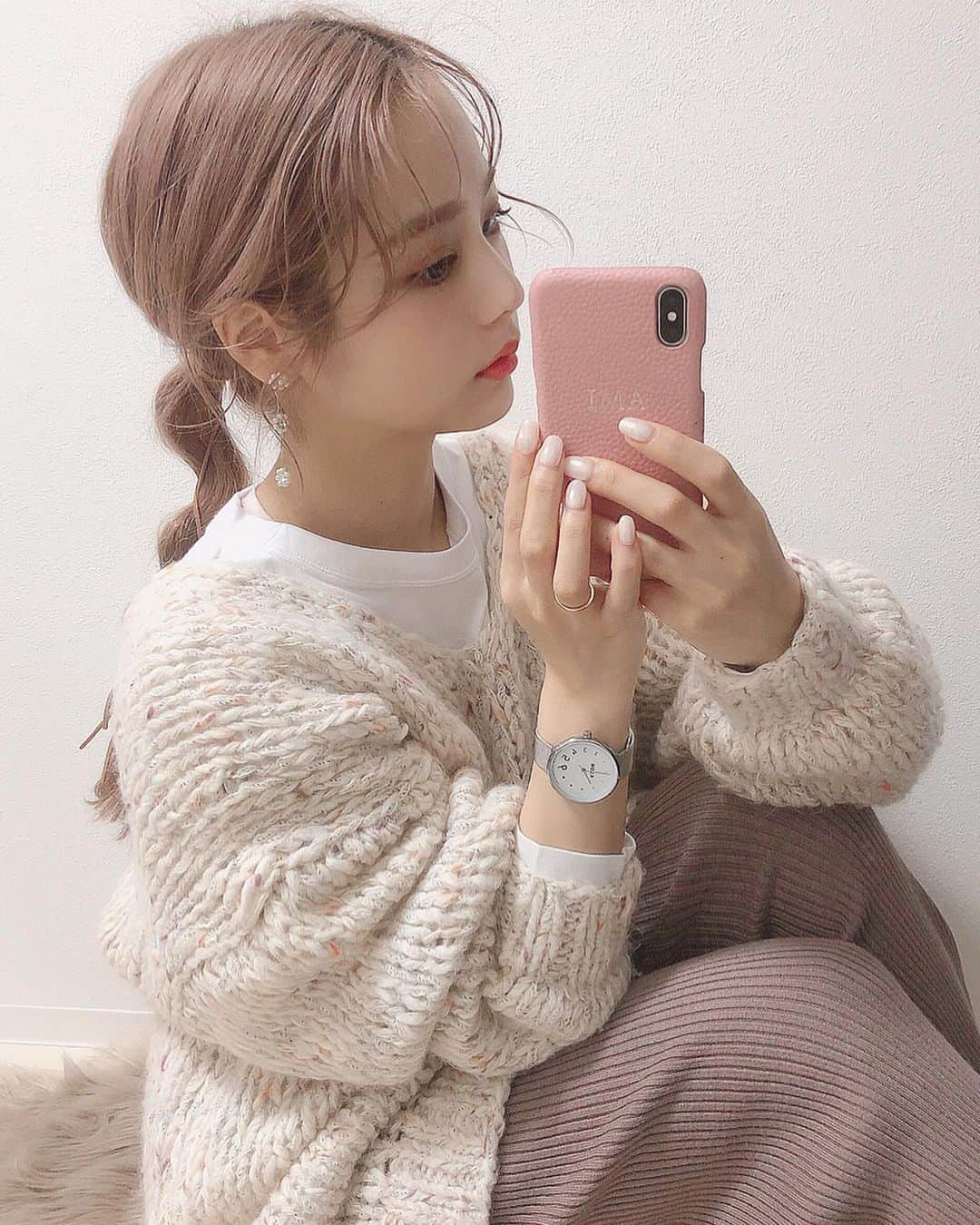 のインスタグラム：「ㅤㅤㅤㅤㅤㅤㅤㅤㅤㅤㅤㅤㅤ お揃いで付ける事が出来るKLONの時計が ZOZOTOWN内で12月12日から 12月15日までセール中みたい💕 クリスマスプレゼントとかにぴったりだよ🎁 ㅤㅤㅤㅤㅤㅤㅤㅤㅤㅤㅤㅤㅤ シンプルなデザインだから日常的に合わせやすい🙆🏻‍♀️ 私たち夫婦もお揃いで使ってるよ❤︎ ㅤㅤㅤㅤㅤㅤㅤㅤㅤㅤㅤㅤㅤ @klon_klon_klon #klon #KLONXmas #ペアウォッチ #プレゼント」