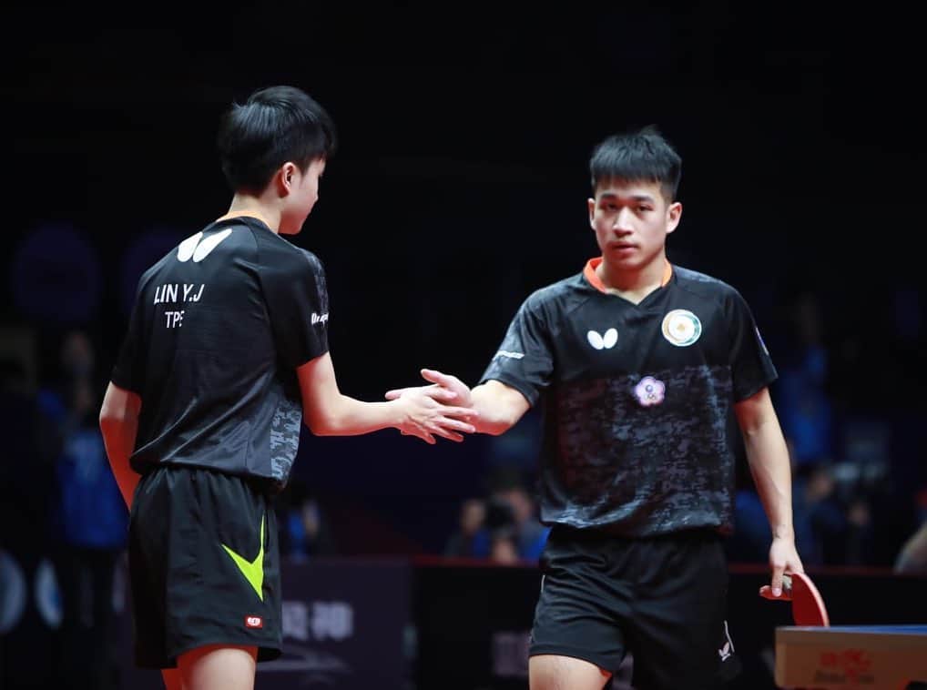ITTF Worldさんのインスタグラム写真 - (ITTF WorldInstagram)「K.O. for 🔝 seeded men's doubles pair Lee Sangsu & Jeoung Youngsik, beaten by Lin Yun-Ju & Liao Cheng-Ting in the #ITTFGrandFinals First Round! 😲 Shock OR Not❓」12月12日 18時17分 - wtt