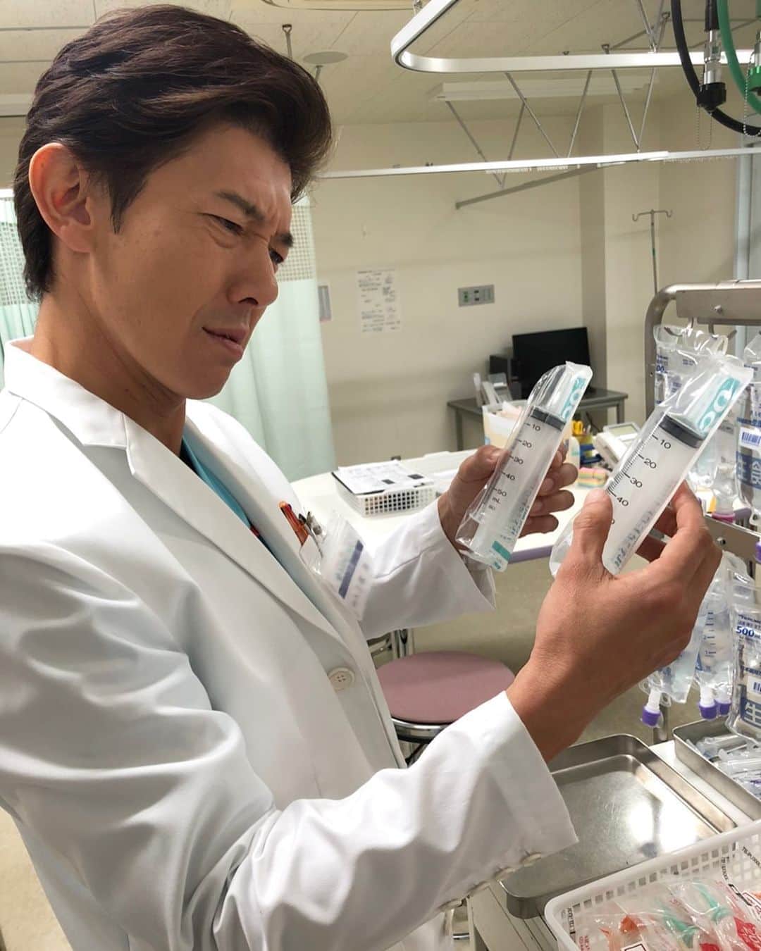 盛岡豊さんのインスタグラム写真 - (盛岡豊Instagram)「ドクターやってます。初めてやる診療科。」12月12日 18時11分 - yutakabob
