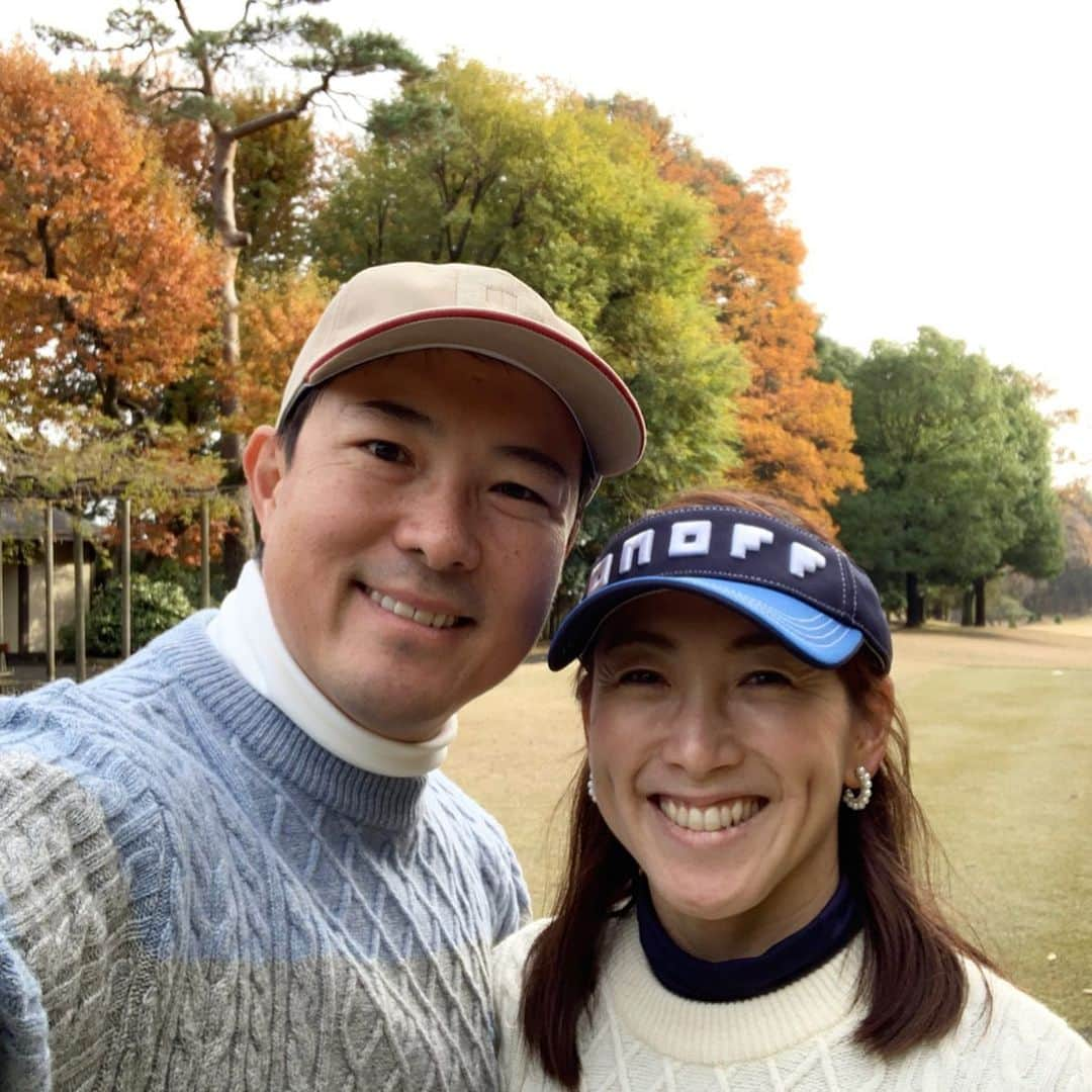 杉山愛さんのインスタグラム写真 - (杉山愛Instagram)「先日のONOFFのコンペ⛳️ 綺麗な紅葉を満喫🍂  練習もしてないから当たり前なのですが💦調子はイマイチ😅  それでもゴルフは楽しいね✨ 天候とメンバーに恵まれた素敵な1日でした🏌️‍♀️」12月12日 18時13分 - aisugiyamaofficial