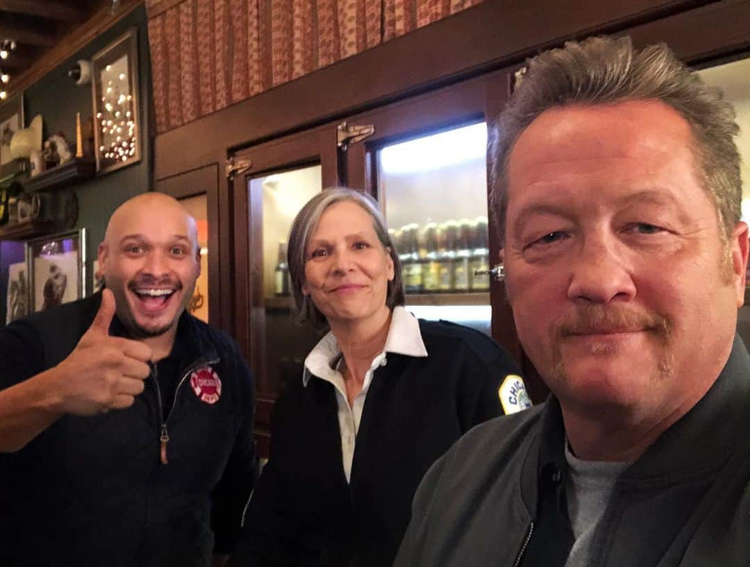 クリスチャン・ストールティさんのインスタグラム写真 - (クリスチャン・ストールティInstagram)「We’re coming to your place for Christmas dinner!  What’s on the menu? @nbcchicagofire @joeminoso #chicagofire #AmyMorton #Mollys #onechicago」12月12日 10時00分 - christianstolte