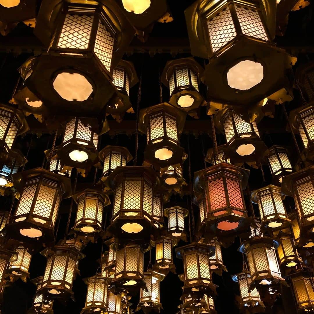 ナショナルジオグラフィックさんのインスタグラム写真 - (ナショナルジオグラフィックInstagram)「Photo by Ivan Kashinsky @ivankphoto | Lanterns line the ceiling of Ryozen-ji, a temple founded in the 8th century on the island of Shikoku, Japan. It is the first temple of an 88-temple pilgrimage. Shikoku is the smallest and least populated of Japan’s four main islands.」12月12日 10時00分 - natgeo