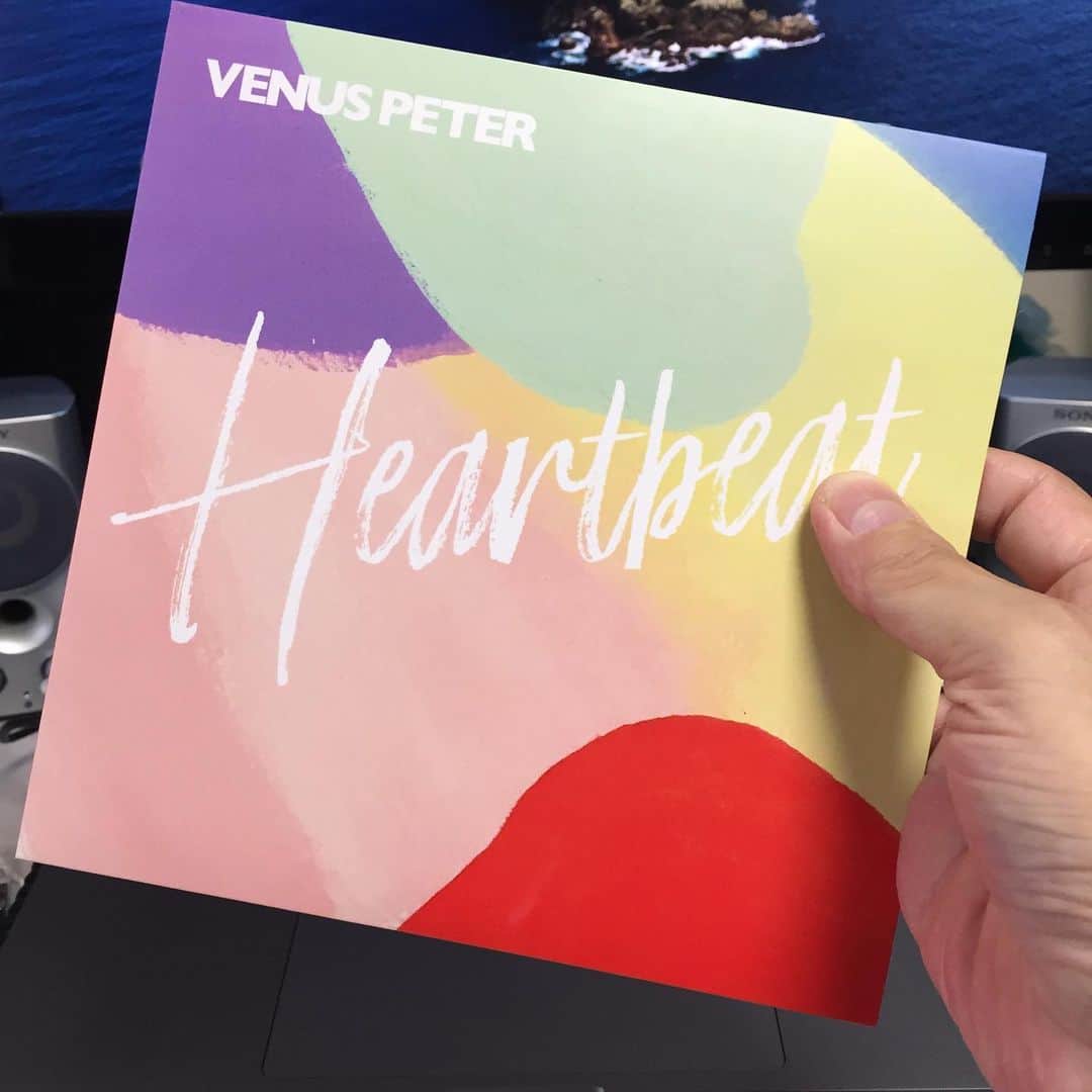 沖野俊太郎さんのインスタグラム写真 - (沖野俊太郎Instagram)「Venus Peter New EP “Heartbeat w/ I Said,She Said” (7inch) この7インチ、フィジカル完璧に仕上がっております。素晴らしい✨ 限定500枚。ぜひとも実際手にとっていただきたいです。 B面も良いよー🎶」12月12日 10時35分 - oki_shun