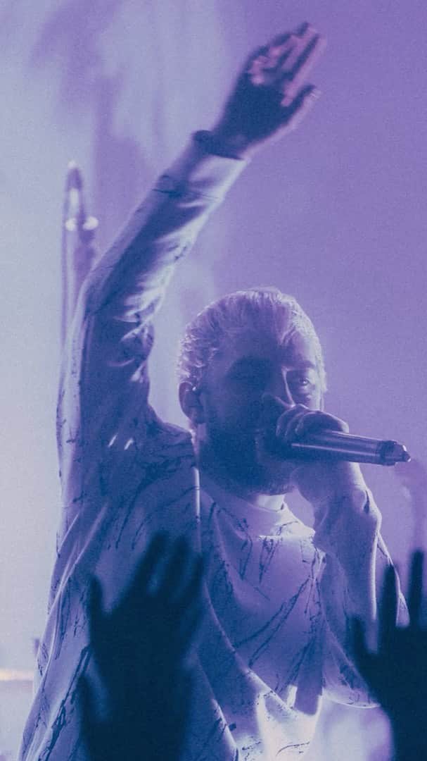 のインスタグラム：「Recap from New Haven, Connecticut on the Beautiful Oblivion tour. (🎥: @theworkofjar)」