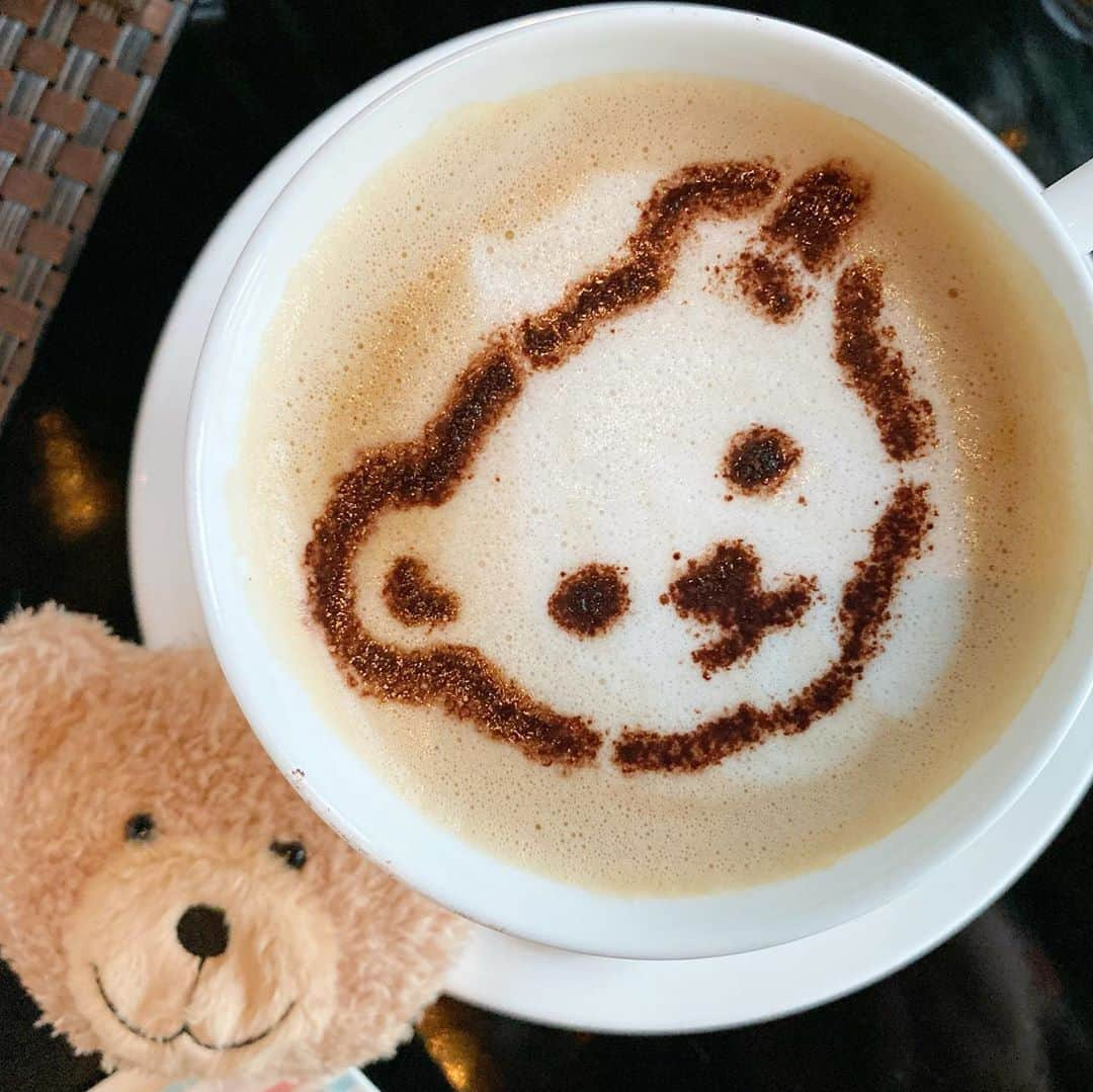 来栖あつこさんのインスタグラム写真 - (来栖あつこInstagram)「クマパーティ🐻☕﻿ ️﻿ ﻿ 友達の出産前最後のアフタヌーンティーはシュタイフコラボへ☕️﻿ お土産に、シュタイフベアのチャームを頂いたから、旅行カバンに付けよう🧸✨﻿ ﻿ ﻿ シュタイフ✖️Xmasアフタヌーンティー2019🧸🎄﻿ #afternoontea#steiff#steiffafternoontea#theprincegallerytokyo#theprincegallerytokyokioicho#ザプリンスギャラリー東京紀尾井町﻿ #🧸 #🐻 #シュタイフ #シュタイフベア  #steiff #steiffbear #steiffteddy #アフタヌーンティー」12月12日 11時14分 - atsukokurusu