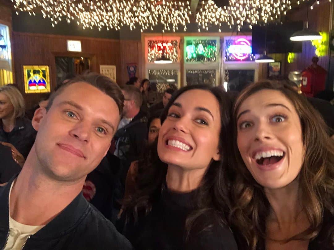 トーレイ・デヴィートのインスタグラム：「Me and my #OneChicago sister ( marina not jesse) showing our family resemblance ( I really think burgess and Natalie should have been related ) while looking like two crazed #JesseSpencer fans. Psh- as if he could be so lucky! 😜 📸- @merk2577」