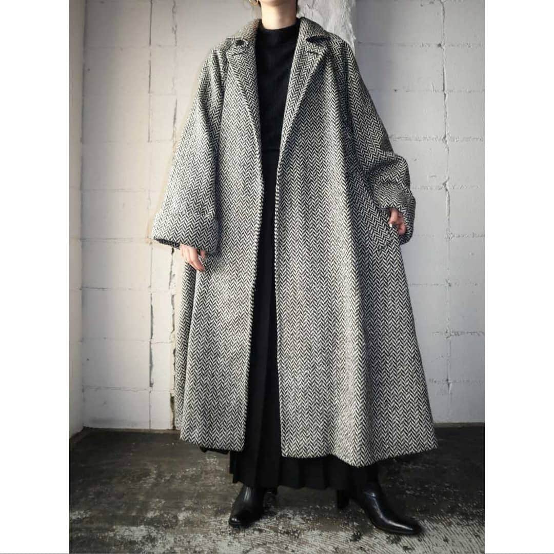 吉祥寺 古着屋 Orfeoのインスタグラム：「Vintage Wool Coats  #orfeo #kichijoji #tokyo #vintage #used #fashion #coordinate #outfit  掲載商品のお問い合わせはメールにて承っております。コメント、DMでのお問い合わせは受け付けておりませんのでご了承ください。」