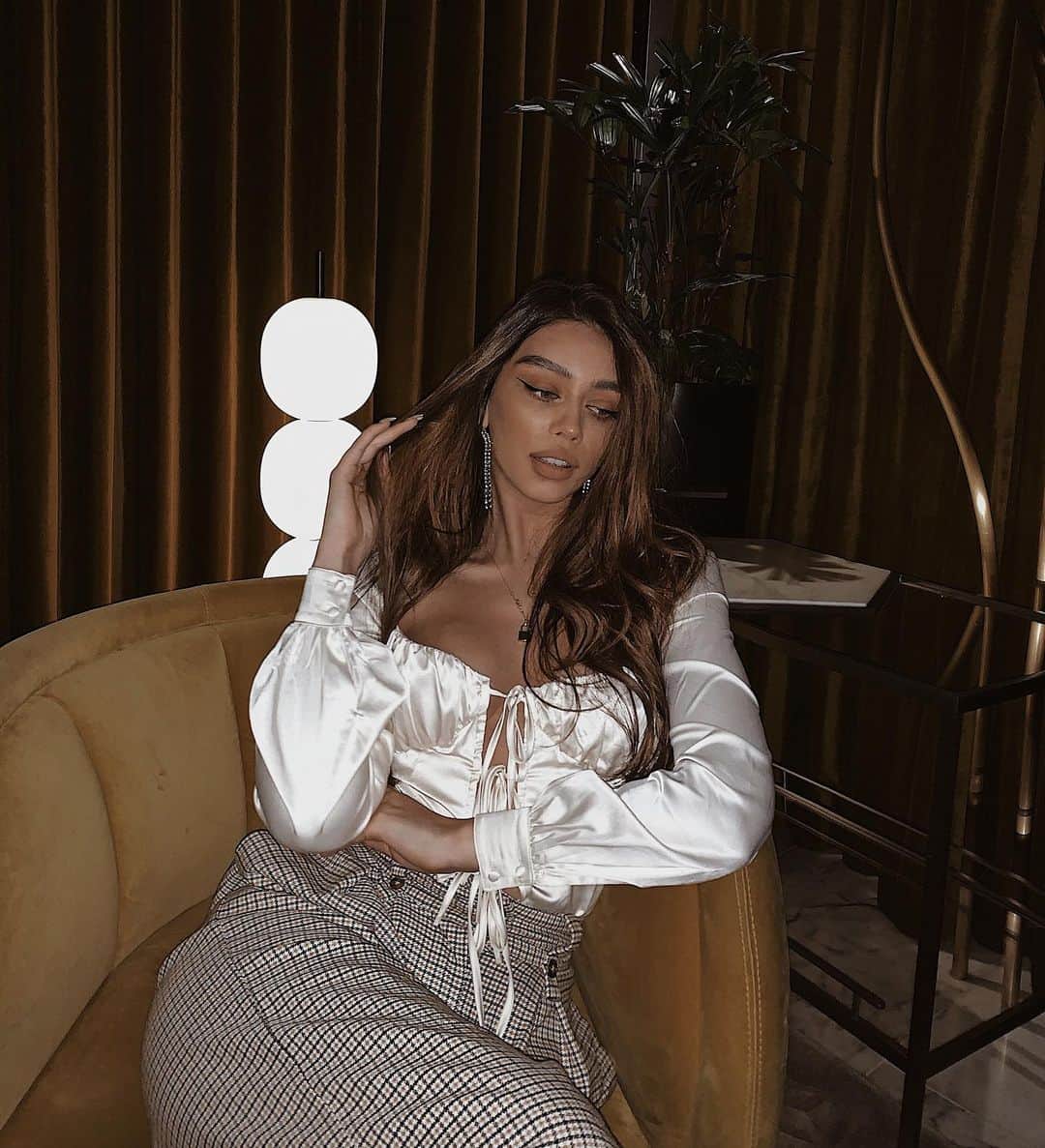 JANICE JOOSTEMAさんのインスタグラム写真 - (JANICE JOOSTEMAInstagram)「Dear Santa, 🎅  I’ve been good all year... no matter what the evidence might suggest.  Top: @revolve @majorelle_collection  Pants: @revolve @songofstyle」12月12日 12時46分 - janicejoostemaa