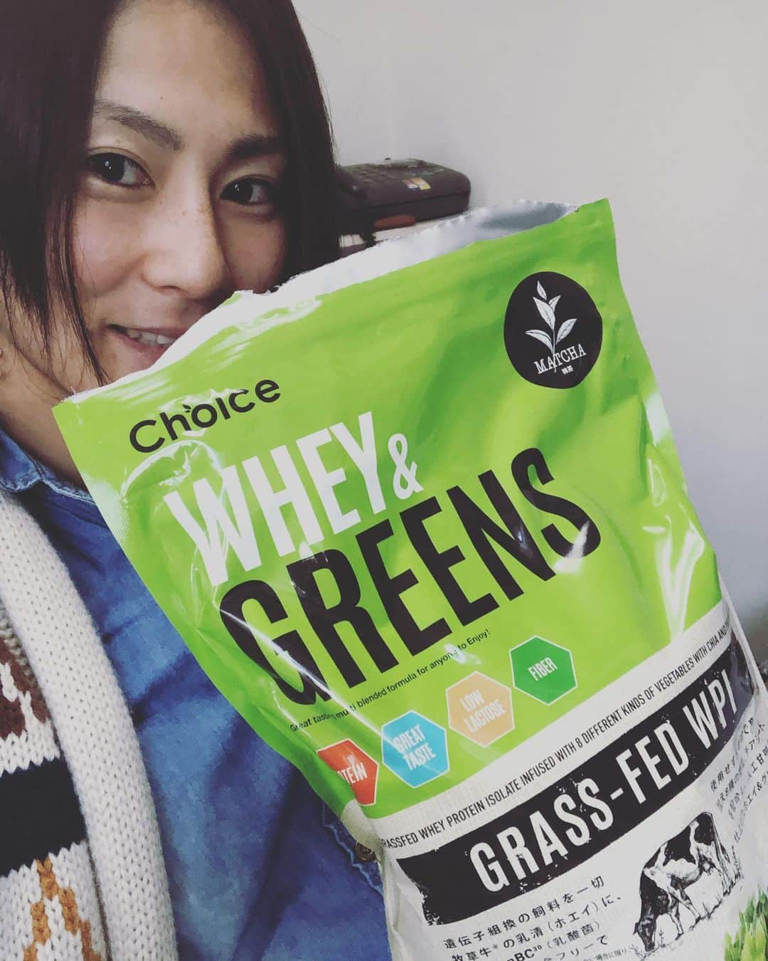 石岡沙織さんのインスタグラム写真 - (石岡沙織Instagram)「@choice.protein  新商品〜😆✨🙌 . 飲んだ感じは、ケトプロテインの抹茶味の少し飲みやすくなった感じ😊 . すごく腹持ちがいい〜🙌 栄養満点〜💯 . #ホエイアンドグリーンズ #ゴールデンホエイ #choice #無添加プロテイン」12月12日 13時00分 - saori_ishioka_mma