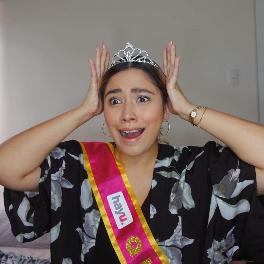 ローレン・ヤングのインスタグラム：「People always ask me when I’m going to join a beauty pageant - well this is as close as its going to get 🤣 But if I did join and win one of these would probably be my reaction! Which one do you think it would be? 🤷🏻‍♀️ Btw if you wanna watch and relive moments from Miss Universe 2019 get @hayuph! 💖 #UpgradeYourReality #hayuxMissUniverse」