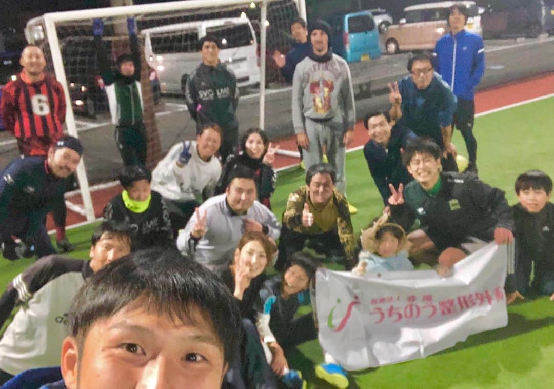 藤川朋樹さんのインスタグラム写真 - (藤川朋樹Instagram)「2019/12/11 サン神戸フットサル教室 『フェイクブック』 ひがしさん、まりこさん、りのん、リョウキ、はる、まえさん、ゆかさん、あさこさん、はりきさん、ミズノさん、梅兄、カノーさん、長谷川さん、クロさん、ノエル、やすさん、つかポン、たるさん、(. )さん ありがとうございました😆🙌🎶 #サン神戸 #個人参加フットサル #神戸」12月12日 13時17分 - fujiemon10