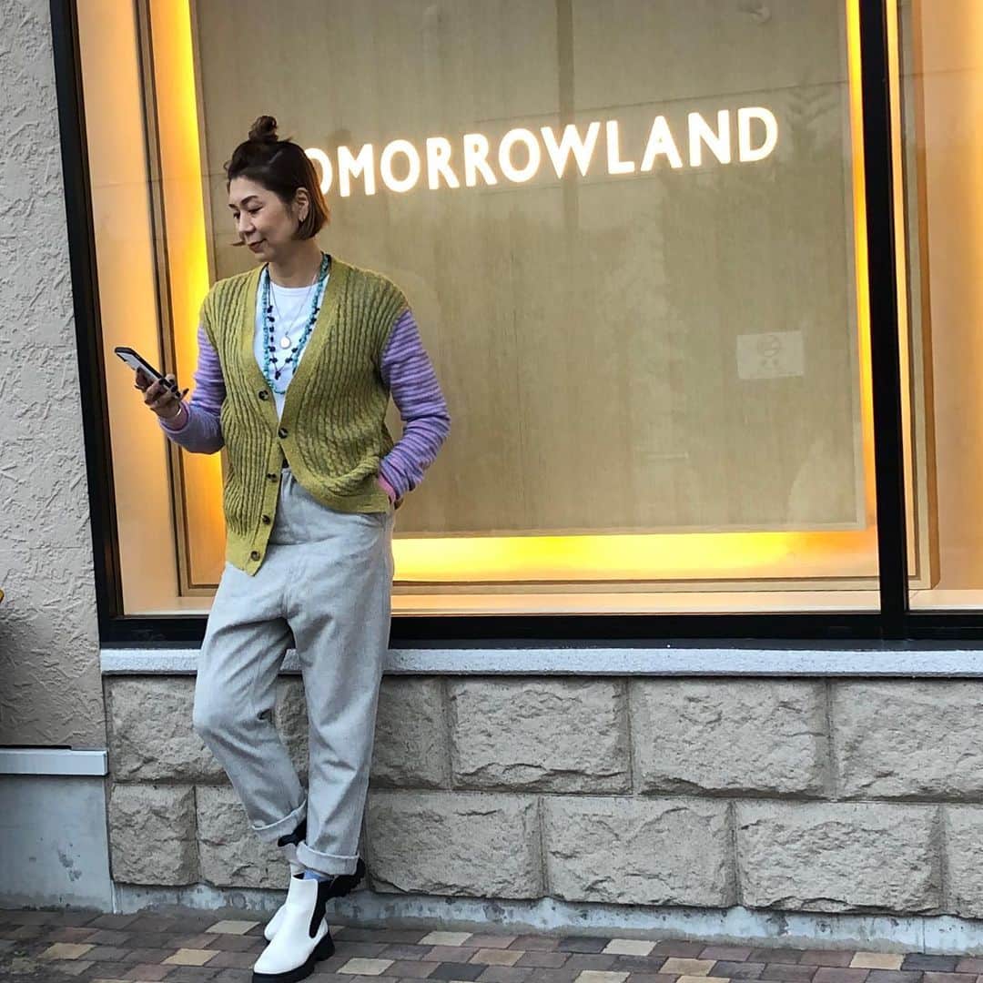 chikako0824のインスタグラム：「なおさんの着てるニットが可愛すぎて。ロエベのニット欲しくなりました😊オシャレっていいなと思わせてくれる人です。  #三田プレミアムアウトレット」