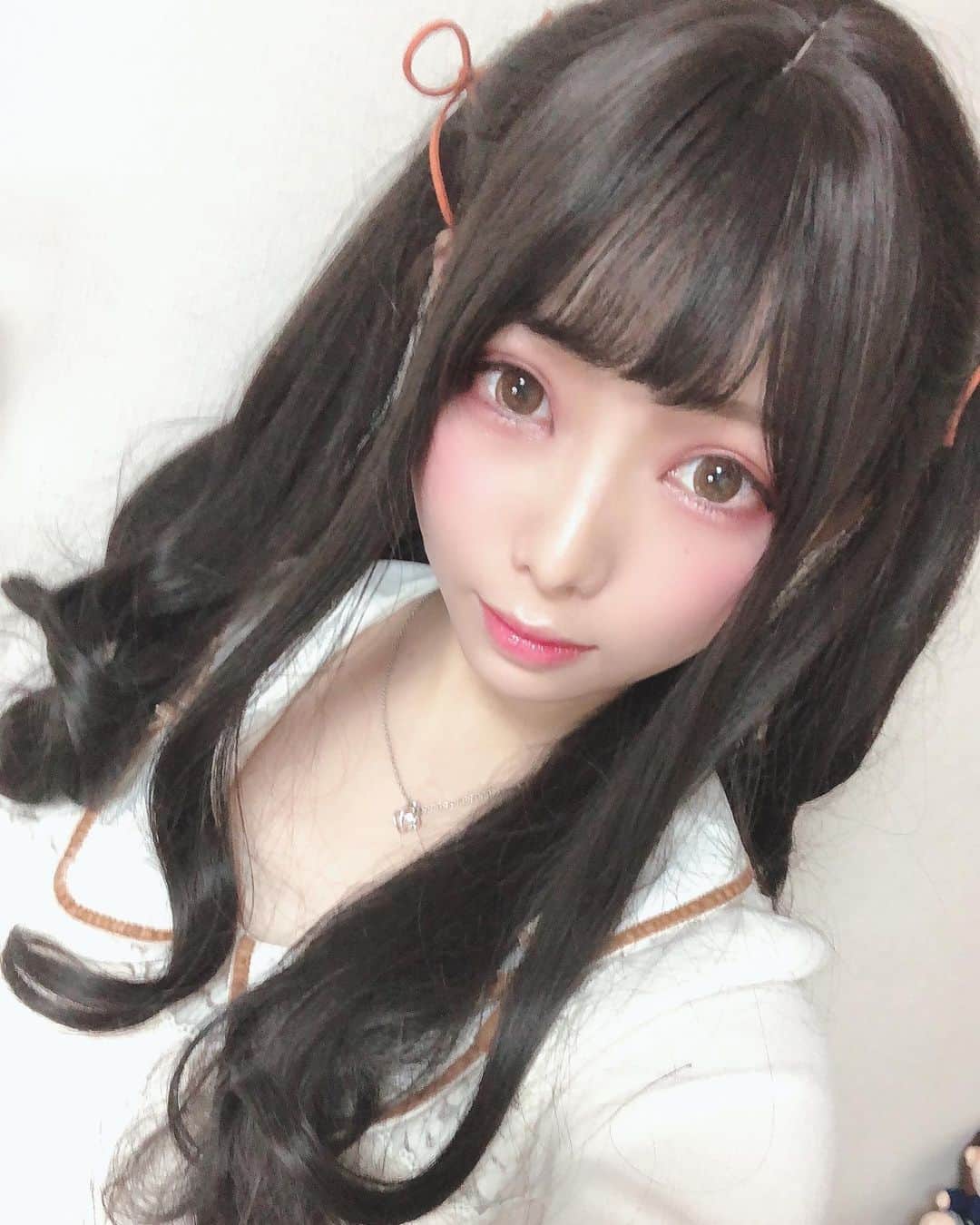 のインスタグラム：「盛れに盛れた #えっちゃんねる #今日の動画 みてね！ . .  #量産型ヲタク #量産型コーデ #量産型女子 に #整形メイク や#詐欺メイク で #コスプレ しました。 . . かなりの変身に夫も気づかない？！ . . .  #メイク #今日のコーデ #YouTube #lizlisa #りずりさばばあ #リズリサ #メンヘラ女子 #メンヘラメイク #メンヘラ #コスプレメイク #黒髪ロング #量産型 #イメチェン #cosplay」