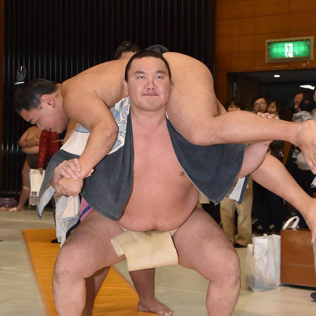 日本相撲協会さんのインスタグラム写真 - (日本相撲協会Instagram)「冬巡業佐賀場所の様子です。  @sumokyokai﻿  #大相撲﻿ #sumo﻿ #相撲 ﻿ #冬巡業　#九州　#力士﻿ #お相撲さん﻿ #japanphoto﻿ #sumowrestlers﻿ #japanculture」12月12日 14時56分 - sumokyokai