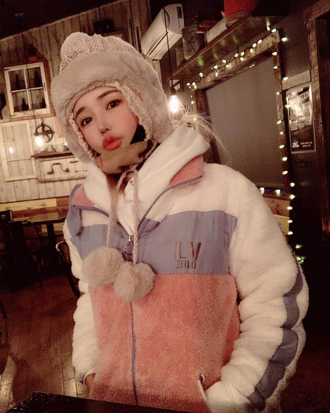 Han Ga Eunさんのインスタグラム写真 - (Han Ga EunInstagram)「NWT가 JMT으로 보여 💓🙈」12月12日 16時25分 - gaeungbebe