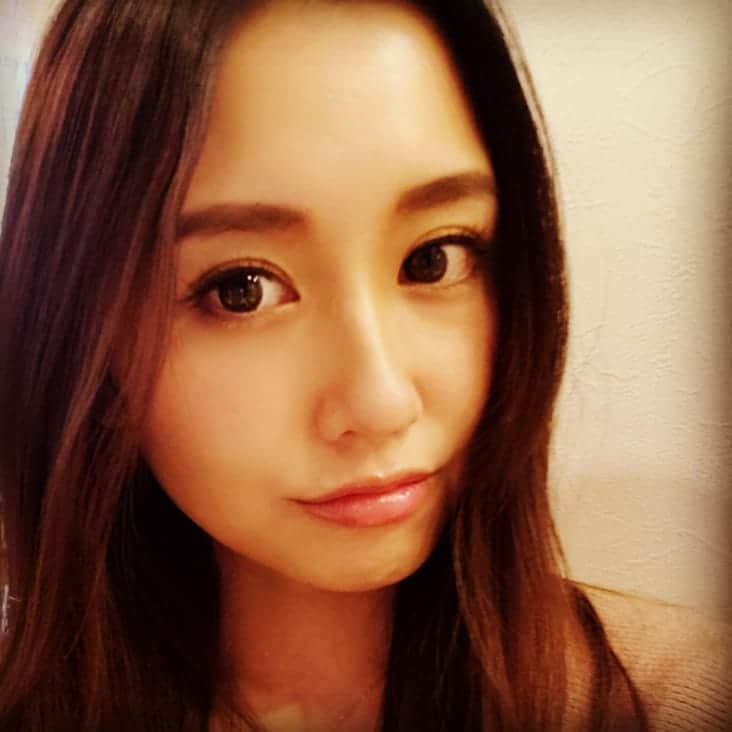 向山志穂のインスタグラム：「２日連続@cuoreone でトレーニング👍 昨日の筋肉痛が今日きています、、笑　明日は辛い日に違いない😂  あとマツエクのリペアへ😌 どちらも表参道なので私的に嬉しい💕」
