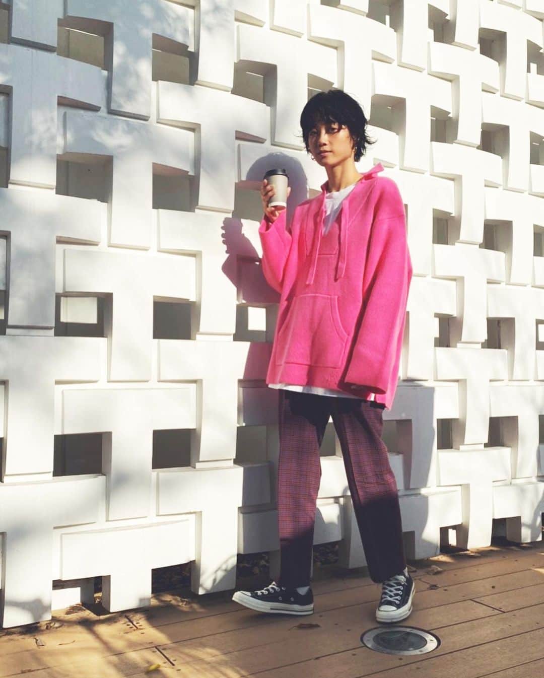 のインスタグラム：「今日はあったかすぎな12月🎄 カシミヤのニットをアウター変わりに💕 それでも暑くて途中は ロンTで過ごせた日でした🌈🌈 今日は外食なので 夕方はのんびりできるぅぅ🥺  #今日の宮城はん #ピンクマーン #ct70」