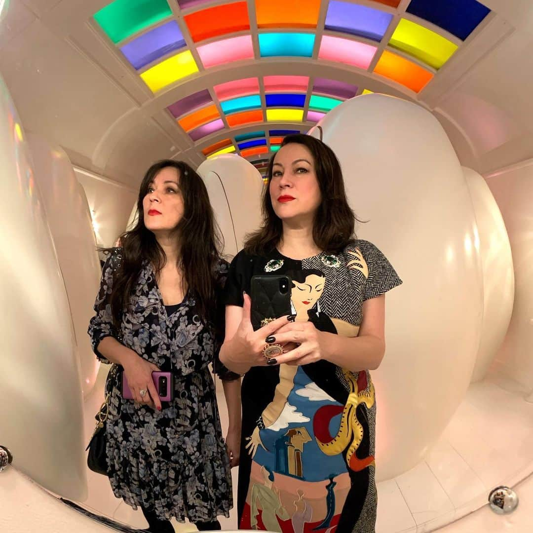 ジェニファー・ティリーさんのインスタグラム写真 - (ジェニファー・ティリーInstagram)「“Beam me up, Scotty!” The Ladies room at #sketchlondon.」12月12日 16時45分 - jennifertilly