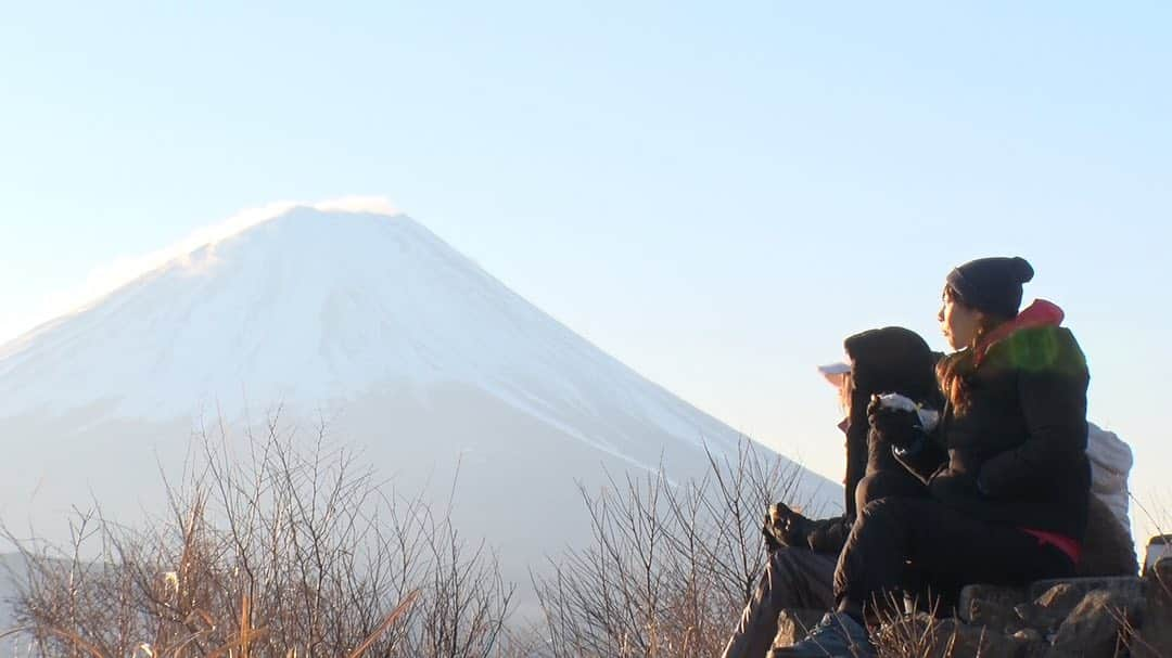 日本テレビ「今夜くらべてみました」さんのインスタグラム写真 - (日本テレビ「今夜くらべてみました」Instagram)「今くら工藤塾‼️Hulu特別版🏕第4弾💥 夜中3時から登山⛰🥾辛くて涙😭 からの頂上からのご来光に感動でまた涙😭 工藤塾って地球のパワーを感じさせてくれる✨アースの力やばみちゃん🌏💕 . #今夜くらべてみました #今くら . #工藤塾 #工藤夕貴 #藤崎奈々子 #華子 . #ゆきぽよ #平沼ファナ .  #Hulu限定 #未公開 . #登山 #富士山 #ご来光 #やばみちゃん . #モーニングコーヒー .  #地球のパワー #アースの力 . #地上波では放送ためらった」12月12日 16時45分 - ntv_konkura