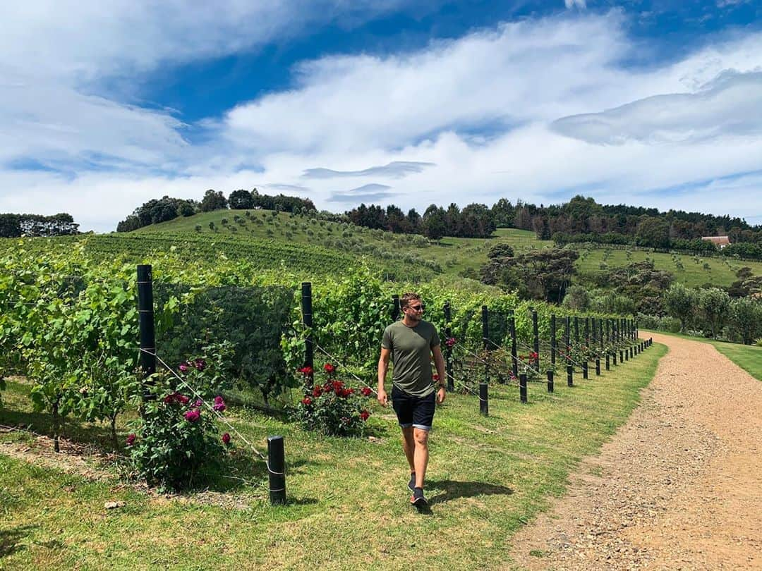 アルメン・アブディさんのインスタグラム写真 - (アルメン・アブディInstagram)「Most amazing two days on this island! Wine, dine & beautiful views 🍷🍴」12月12日 16時56分 - abdi.almen