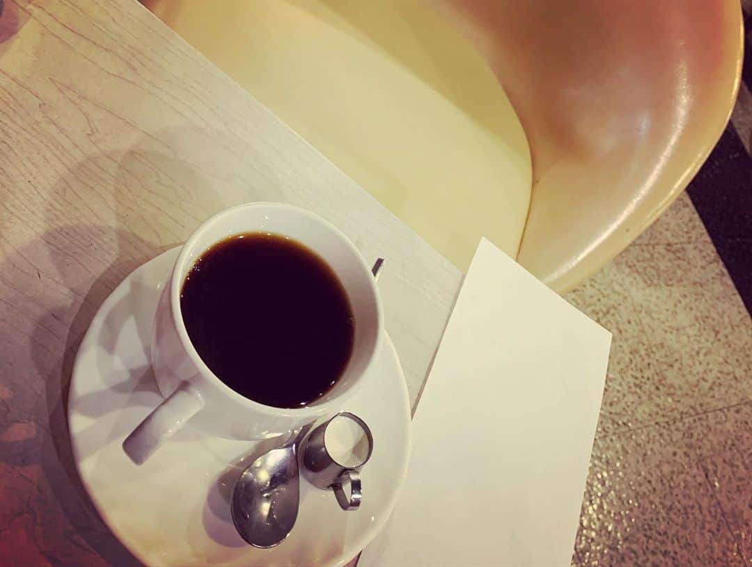 神谷洵平さんのインスタグラム写真 - (神谷洵平Instagram)「行き当たりばったり喫茶訪問　in 大阪　🏃🏻‍♂️」12月12日 17時09分 - junpeikamiya