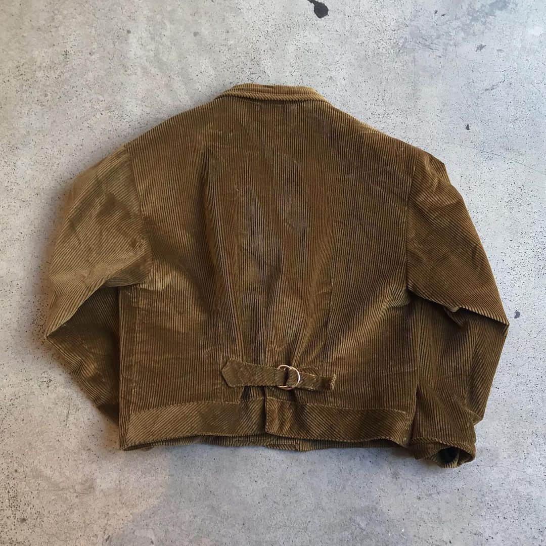 TheSunGoesDownさんのインスタグラム写真 - (TheSunGoesDownInstagram)「TSGD 1st@Shibuya Cords Jacket. Brown 肩幅52cm 身幅54cm 着丈59cm  Light Brown 肩幅44cm 身幅57cm 着丈70cm  #thesungoesdowntokyo  #vintage #used #vintageclothing #Eurovintage  #usavintage #coordinate #コーディネート #古着コーデ #ベージュコーデ #ホワイトコーデ #ナチュラルコーデ #古着好き #古着女子 #大人古着 #shibuya #渋谷 #shimokitazawa #下北沢 #学芸大学 #東横線 #古着屋 #東京古着屋 #渋谷古着屋 #下北沢古着屋 #学芸大学古着屋」12月12日 17時11分 - tsgd_tokyo