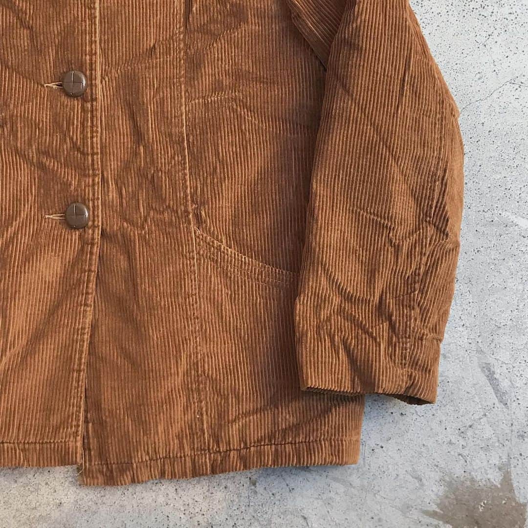 TheSunGoesDownさんのインスタグラム写真 - (TheSunGoesDownInstagram)「TSGD 1st@Shibuya Cords Jacket. Brown 肩幅52cm 身幅54cm 着丈59cm  Light Brown 肩幅44cm 身幅57cm 着丈70cm  #thesungoesdowntokyo  #vintage #used #vintageclothing #Eurovintage  #usavintage #coordinate #コーディネート #古着コーデ #ベージュコーデ #ホワイトコーデ #ナチュラルコーデ #古着好き #古着女子 #大人古着 #shibuya #渋谷 #shimokitazawa #下北沢 #学芸大学 #東横線 #古着屋 #東京古着屋 #渋谷古着屋 #下北沢古着屋 #学芸大学古着屋」12月12日 17時11分 - tsgd_tokyo