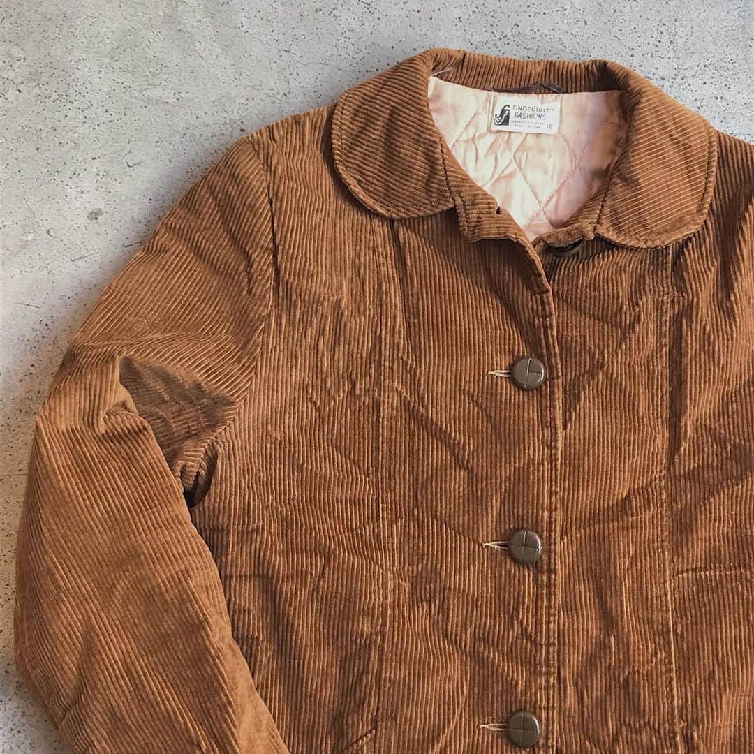 TheSunGoesDownさんのインスタグラム写真 - (TheSunGoesDownInstagram)「TSGD 1st@Shibuya Cords Jacket. Brown 肩幅52cm 身幅54cm 着丈59cm  Light Brown 肩幅44cm 身幅57cm 着丈70cm  #thesungoesdowntokyo  #vintage #used #vintageclothing #Eurovintage  #usavintage #coordinate #コーディネート #古着コーデ #ベージュコーデ #ホワイトコーデ #ナチュラルコーデ #古着好き #古着女子 #大人古着 #shibuya #渋谷 #shimokitazawa #下北沢 #学芸大学 #東横線 #古着屋 #東京古着屋 #渋谷古着屋 #下北沢古着屋 #学芸大学古着屋」12月12日 17時11分 - tsgd_tokyo