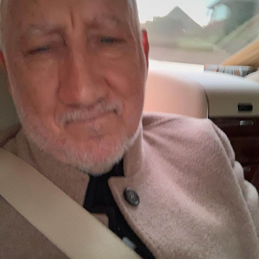 ピート・タウンゼントのインスタグラム：「Just on my way home. I’m two nights without sleep and tried to show up for two radio shows this morning. But when I got out of the car I realised my brain wasn’t functioning and I was feeling VERY ratty. Thanks Alan Brazil at TalkRadio and Chris Evans on his Virgin Breakfast Show for inviting me. So sorry I couldn’t rise to the work this morning. . . . . It’s Election Day here in the UK and everyone has more to worry about than me in a coma talking incoherent rubbish incoherently in an attempt to get early bird soccer fans and commuters to buy the Who album and give us a Week 1 number one. . . . One decent TV and we would have smashed the opposition but Roger has been on voice silence after a serious procedure on his throat. . . Not sure I care that much but all the lovely people at Polydor have been busting a gut and spending loadsamoney to try to get us that top spot. So sorry, but I’m fresh out of fuel!!! I admit defeat. . . . #talkradioshow #chrisevansbreakfastshow #electiondayburnout」