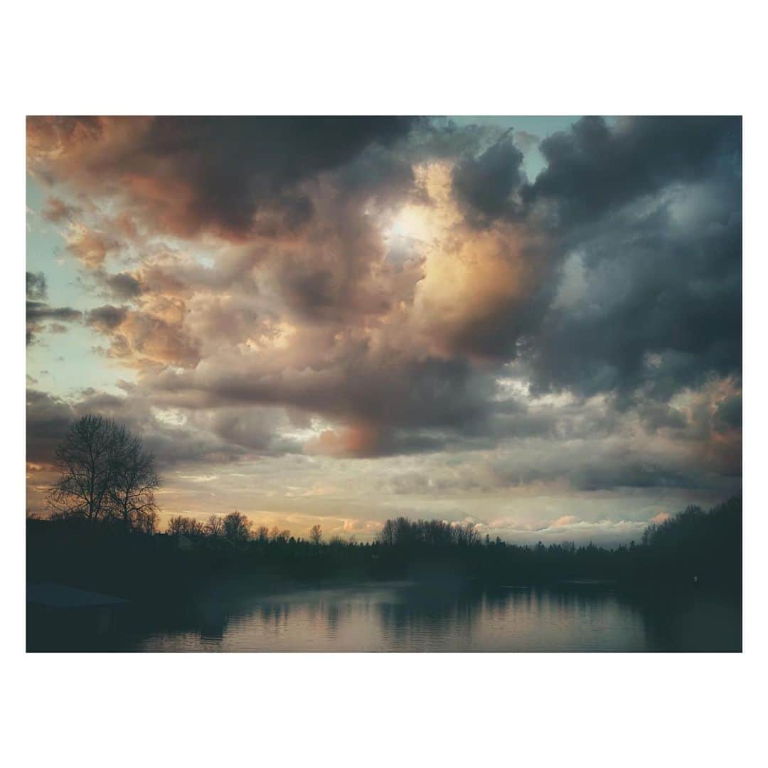 リード・モラノのインスタグラム：「so this day was shit obviously #recce #thepower」