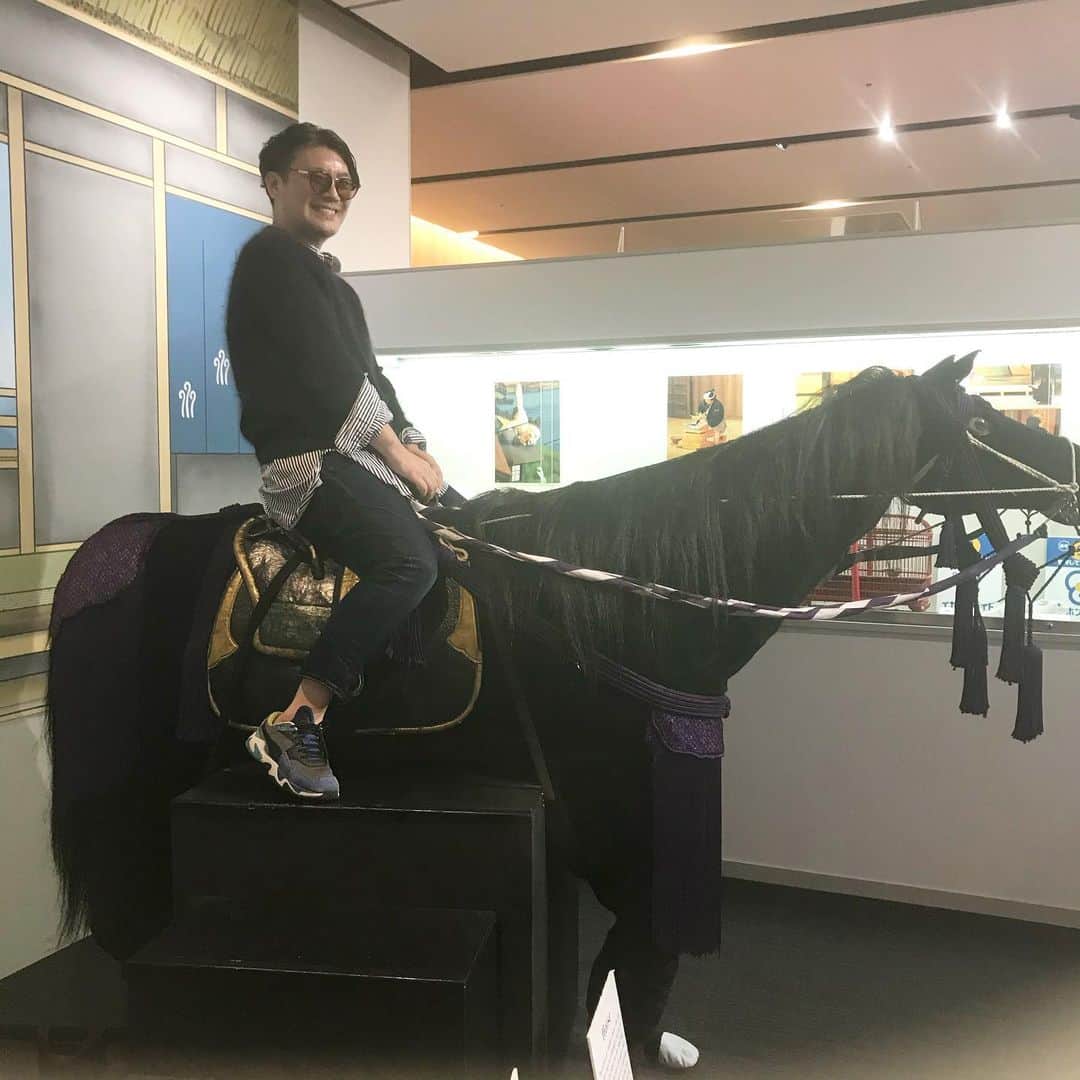 丸山敬太さんのインスタグラム写真 - (丸山敬太Instagram)「歌舞伎座ギャラリーはこんな馬にも乗れちゃいます。  楽しかった。」11月19日 1時51分 - keitamaruyama