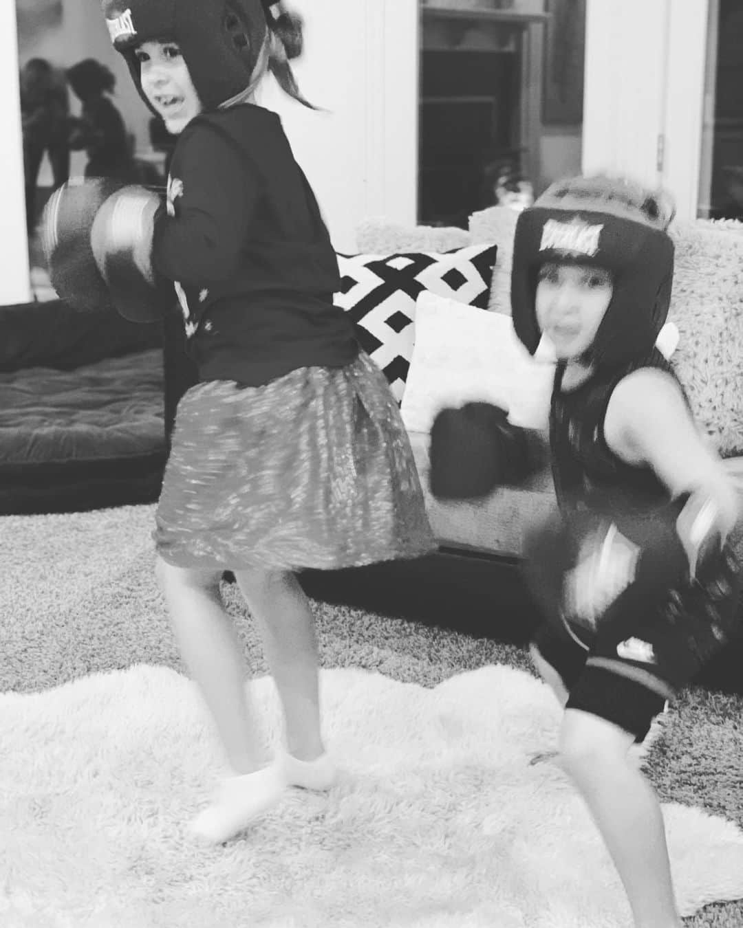 ブリット・ニコルさんのインスタグラム写真 - (ブリット・ニコルInstagram)「These two started martial arts last week!!! Turns out Ella is a natural at boxing and AJ is really good at high kicks haha! It’s so adorable to watch them take class!!! Gonna be a fun season!!!」11月19日 2時18分 - itsbrittnicole