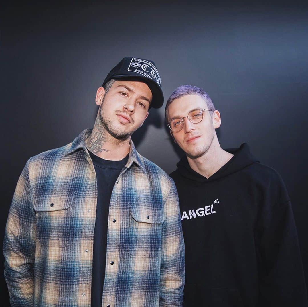 T・ミルズのインスタグラム：「one of us has a new song out with @thisislany and the other one is playing emo night @ Webster Hall in NYC this Saturday... what’s ur guess?」