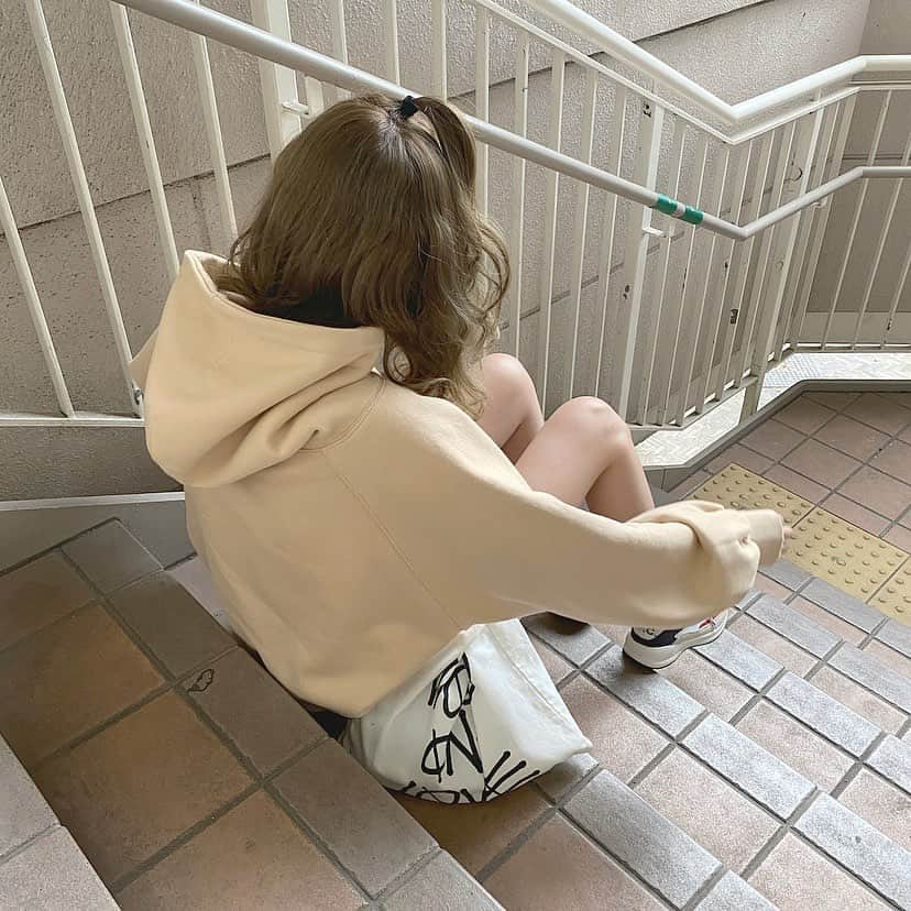 Maiさんのインスタグラム写真 - (MaiInstagram)「#ootd #パーカー #sneaker #スニーカー #apc #stussywomen  コーディネートの詳細はブログに書いてます🍒」11月18日 17時26分 - maimaimai1016