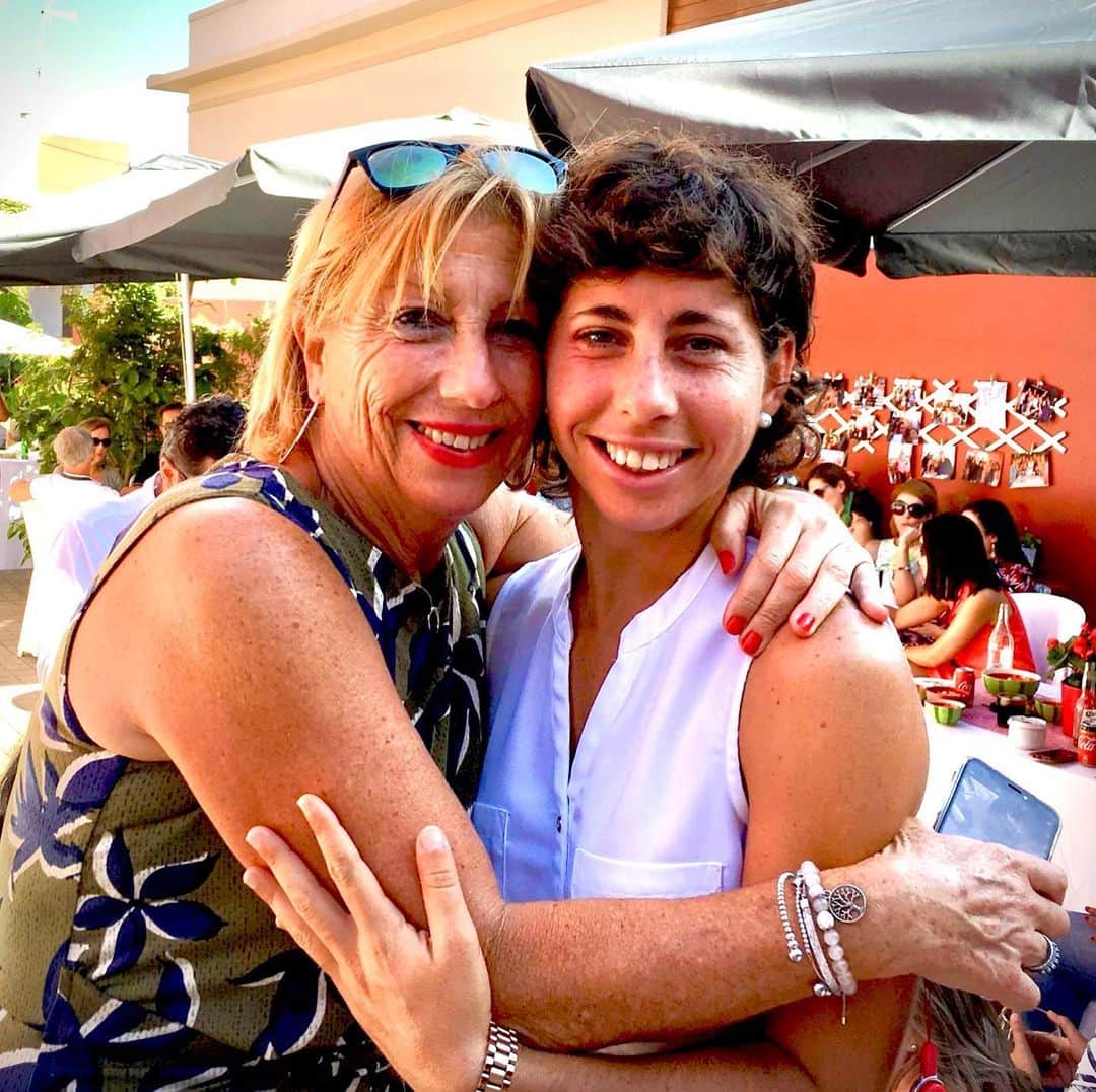 カルラ・スアレス・ナバロさんのインスタグラム写真 - (カルラ・スアレス・ナバロInstagram)「🎉🎊🎈Muchas Felicidades Madre!! 🎉🎊🎈 Te quiero ❤️」11月18日 17時58分 - carlasuareznava