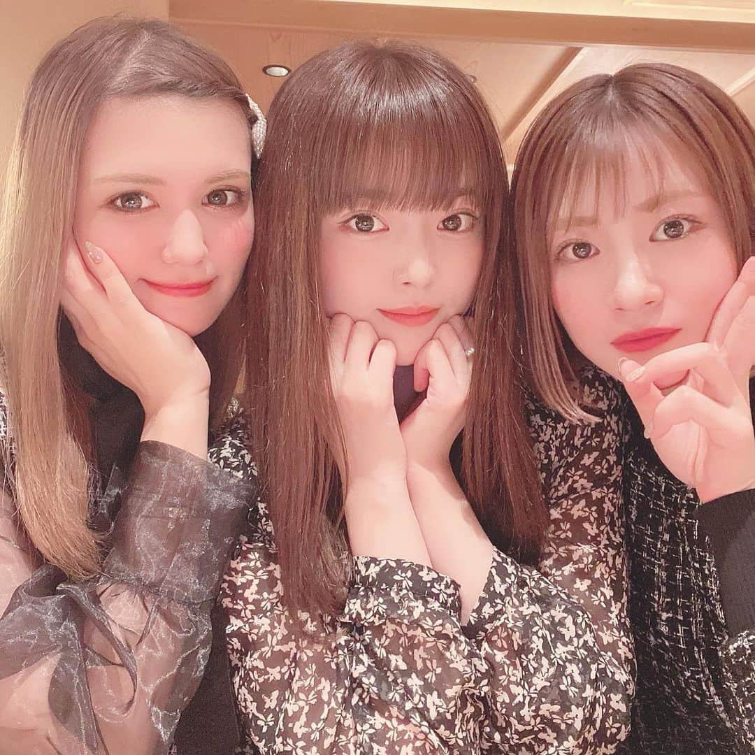 紗蘭さんのインスタグラム写真 - (紗蘭Instagram)「こないだのさらるなあやみ鮨会🍣♥️ 最近美味しいお鮨探すのにハマってて、焼肉以外もちゃんと食べるようになった🤭w ここは『三宿の寿司えん』ってお店だよ✨(スワイプしてね♡) どれも美味しくてコスパが最強だた🥺✨ 絶対また行く！！！ #三宿の寿司えん #すしすたぐらむ #鮨　#寿司」11月18日 17時58分 - saracchidayo